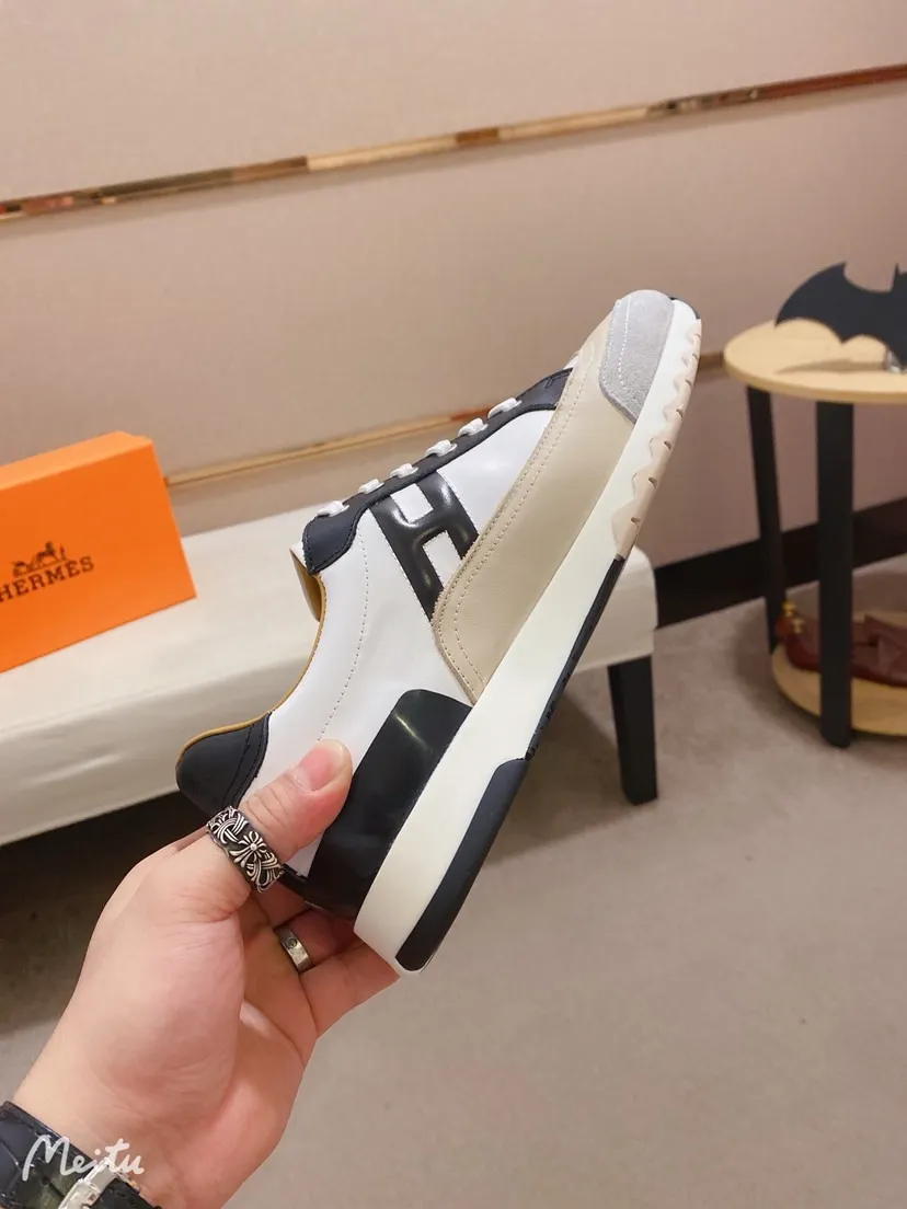 Ex-factory price: 500💰《HERMES》【Classic original single version】Hermès; top 🔝purchasing agent🔍🔍men's latest 🇺🇸sold simultaneously, original imported from Italy ▲▲first-layer cowhide ▲▲ (high-end, nobility and class) ) Exquisite workmanship (Italian 🇮🇹 imported water-dyed 🐂 cowhide lining) sole: original sole provided by the original factory, ⚠️exclusive double-layer activity·TPR·rubber·combined molded outsole; super comfortable·wear-resistant·non-slip·environmental protection The real thing is more beautiful when photographed in kind (high quality, following orders), you can come in and out at will * Number of yards: 38·39·40·41·42·43·44# (can be customized 45.)